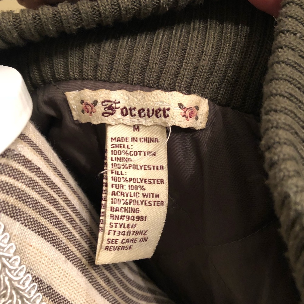 Vest - Picture 3 of 3